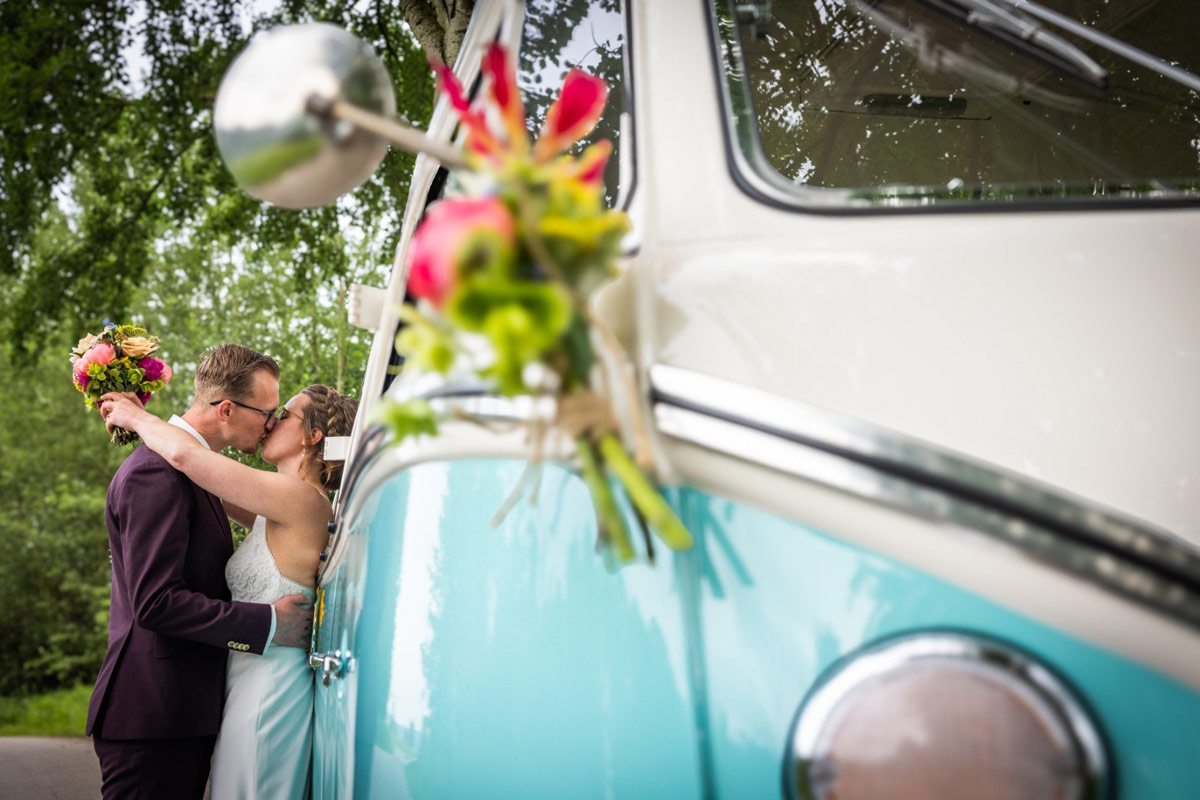 Drive_Vintage_klassieke_vw_bus_trouwvervoer_1