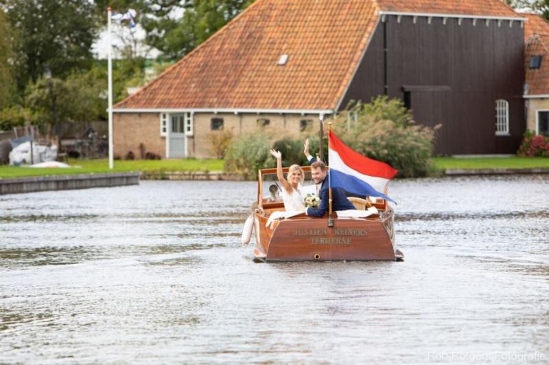 4_tsjerke_huwelijksbootje